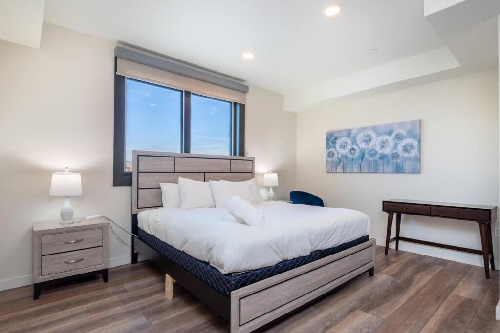 Luxurious Penthouse In Beverly Hills - Sleeps 10 Los Angeles Exterior photo