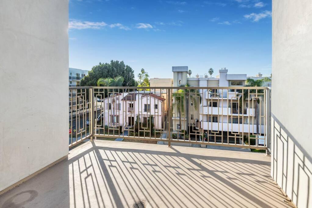 Luxurious Penthouse In Beverly Hills - Sleeps 10 Los Angeles Exterior photo